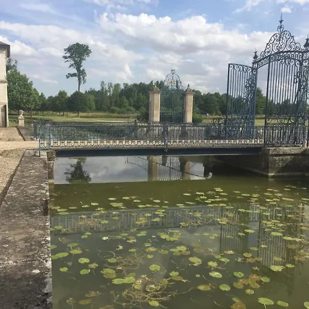 Chateau De Vitry-la-Ville