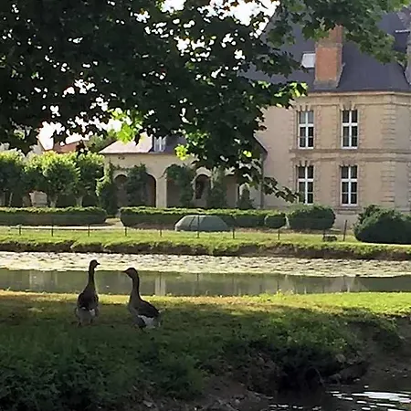 Chateau De Vitry-la-Ville