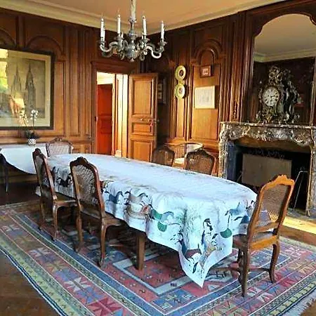 Chateau De Vitry-la-Ville